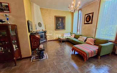 Spaziosa Villa a Schiera con Giardino - Contesto c