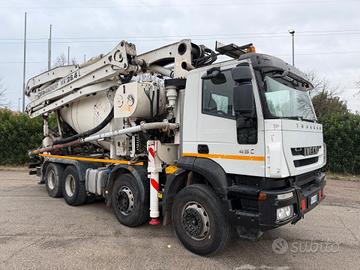 IVECO TRAKKER 450 (Magirus A410TE4) con betompompa