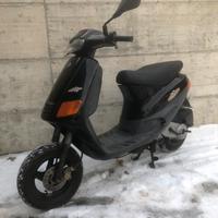 Motorino Piaggio Zip 50 scooter