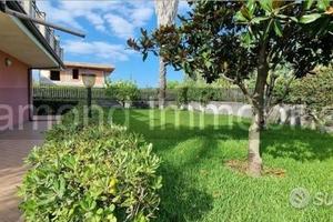 Appartanvilla con 250mq di giardino a Fondachello