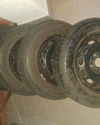 set gomme termiche attacco Ford 175/65/14 kleber 
