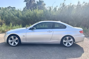 🚗 BMW 320 xDrive Automatic – 2010 – 300.000 km