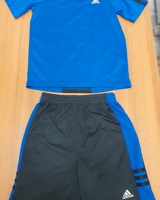 completino Adidas blu e nero taglia 6 anni