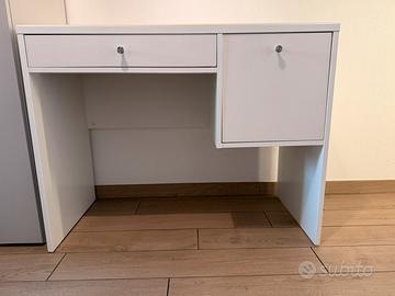 Toeletta Svyde Ikea bianco 70€