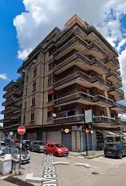 Appartamento con box buono stato