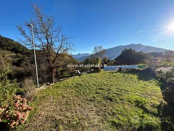 SOLUZIONE TERRA-CIELO CON GIARDINO DI PROPRIETA'