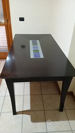 Tavolo in legno massello