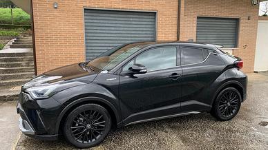 TOYOTA C-HR 1.8 Hybrid Black Edition