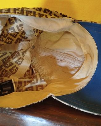 Cappello  originale Fendi