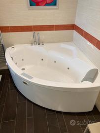 Jacuzzi vasca idromassaggio