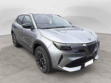 Alfa Romeo Junior elettrica 156cv