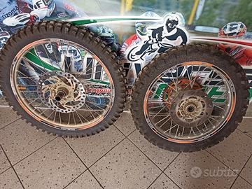 Pneumatici Enduro 120/80-18 e 80/100-21