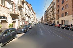 Via cibrario trilocale ristrutturato con box auto