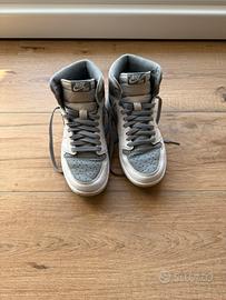 Jordan 1 Retro High OG Stealth