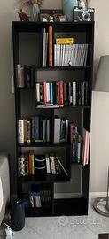 Libreria nera in legno