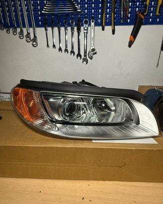 Faro anteriore xenon Volvo XC 70 originale 