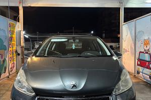 Peugeot 208 anno 2012