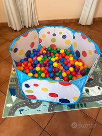 Piscina con palline