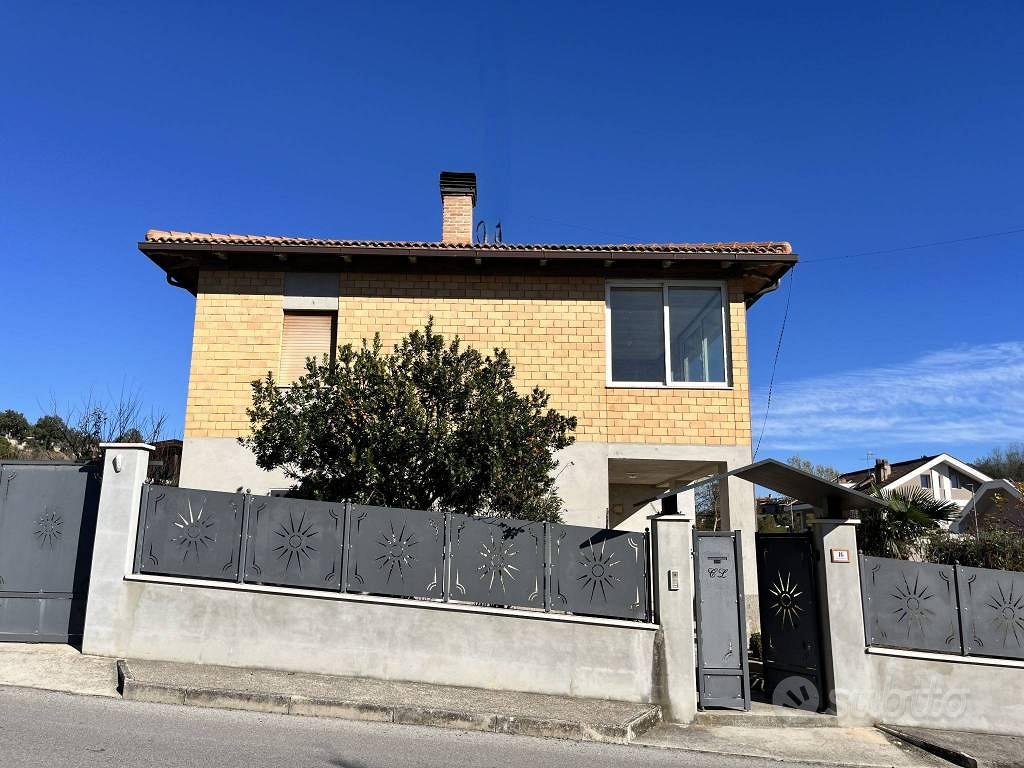 Casa – Venarotta, Castello - Vista 3