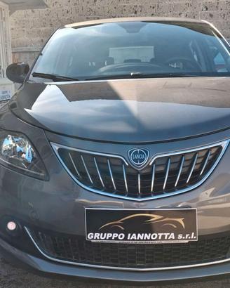 Lancia Ypsilon 1.0 HYBRID 70 C.V. NAVIGATORE PIUY 