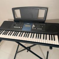Tastiera Yamaha PSR-E333