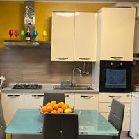 Cucina completa di elettrodomestici