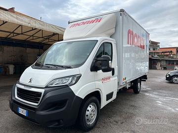 Peugeot Boxer 335 2.2 BlueHDi 165 S&S PC Cabinato