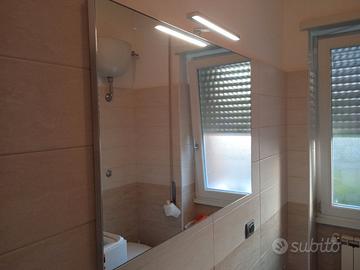 Specchio per bagno con luce a LED