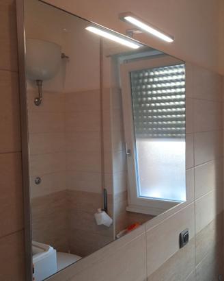 Specchio per bagno con luce a LED