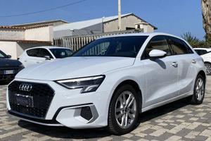 Audi A3 SPB S Line interno ed esterno 2.0 TDI...