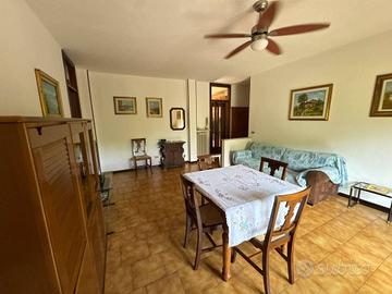 Appartamento di 115 m² con più di 5 locali e box a