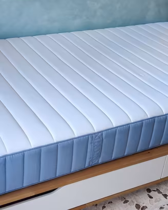 Letto Mandal Ikea 140x200 con 4 cassetti e testier