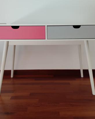 scrivania ragazza maisons du monde
