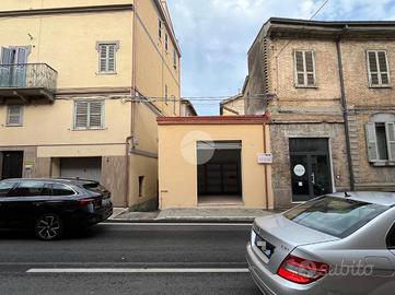 BOX A SAN BENEDETTO DEL TRONTO