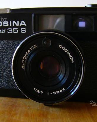 Macchina fotografica storica "COSINA COMPACT 35 S"