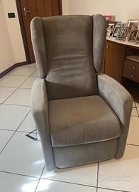Poltrona reclinabile e alzapersona