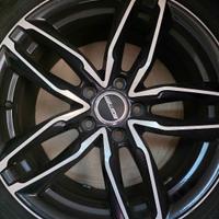 4 Cerchi in lega 4 Gomme Pirelli 4 stagioni