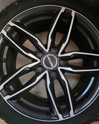 4 Cerchi in lega 4 Gomme Pirelli 4 stagioni