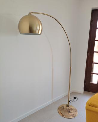 Lampada a terra  