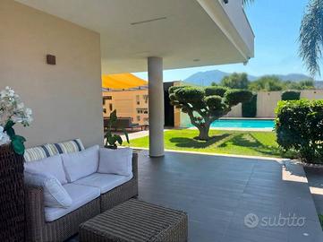 Villa di 485 m² con più di 5 locali e box auto dop