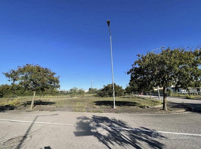 Immobile in asta di 622 m² a Curtatone - Vista 2