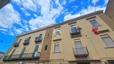 3 LOCALI A NAPOLI