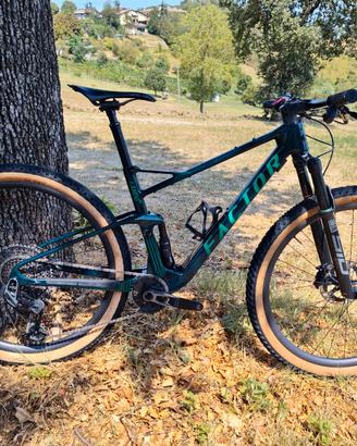 MTB FACTOR LANDO 2025