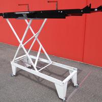 Carrello elevatore universale per infornare