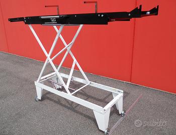 Carrello elevatore universale per infornare