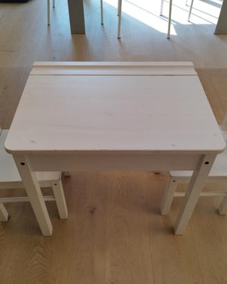 Scrivania per bambini con sedie, ikea SUNDVIK