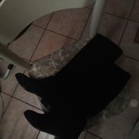 stivali neri in camoscio 