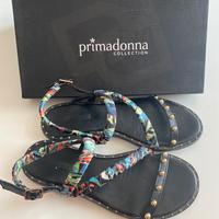Sandali Primadonna originali con borchi dorate