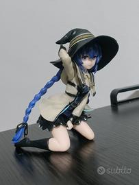 Action figure ragazza anime con cappello