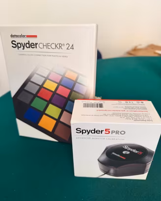 Calibratore schermo Spyder 5 Pro + Checkr 24